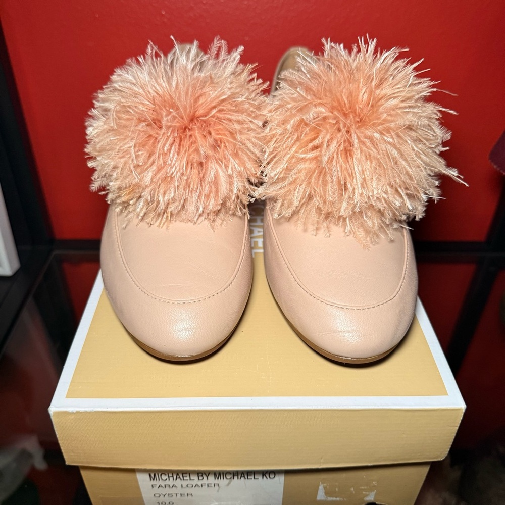 MICHAEL Michael Kors Fara Loafer with Fluffy Pom-Pom - Picture 4 of 6